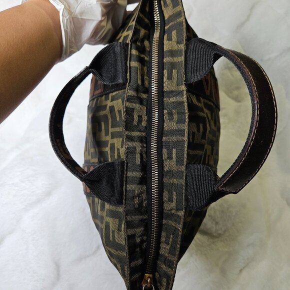 Authentic Fendi Roma FF Zucca Tote Bag - Picture 5 of 17